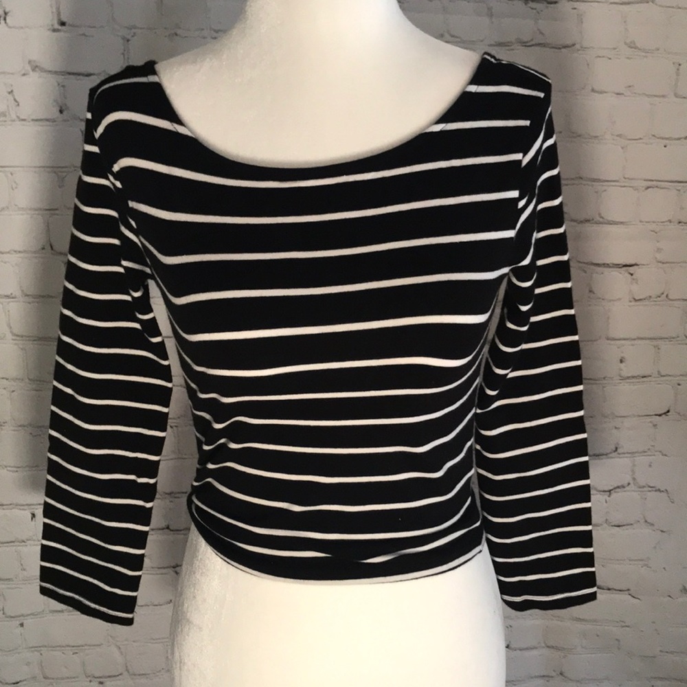 Black and White 3/4 Sleeve Striped Crop Top Size Small